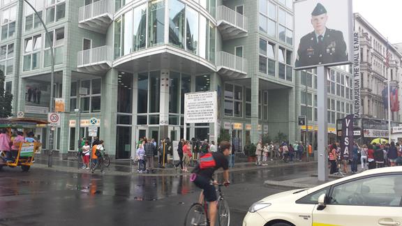 Berlin - Checkpoint Charlie.